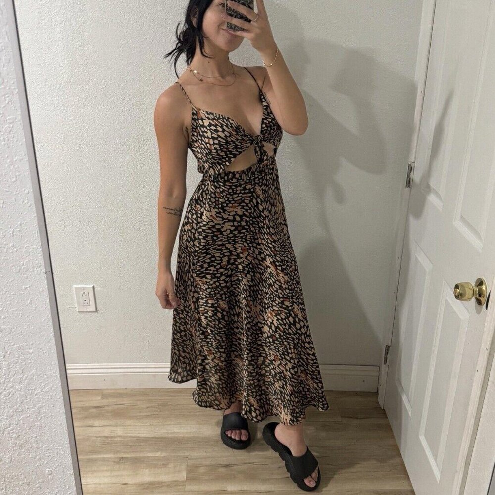 Women’s VICI leopard print dress‎ with cut-out  Xs Xsmall